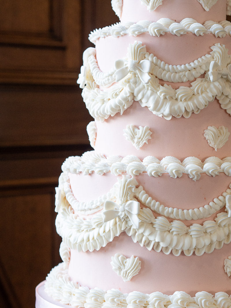 Lambeth style Royal Iced wedding cake detail